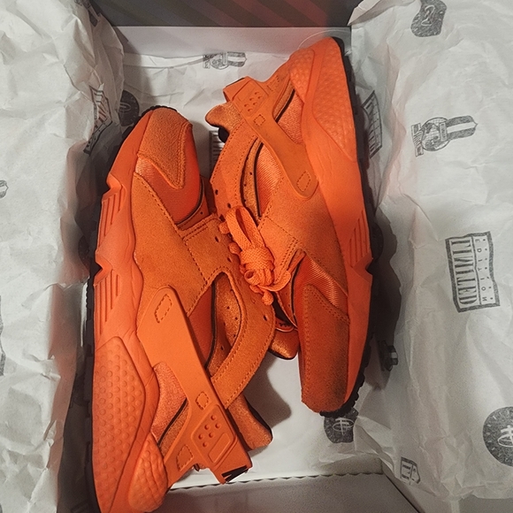 Nike Shoes - Nike Huarache - Orange